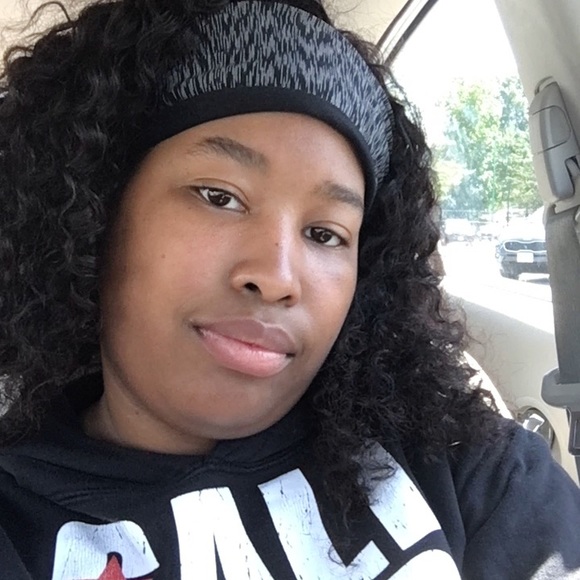 Meet your Posher, Amanda - Picture 1 of 1